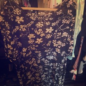 High low diagonal cut blouse.